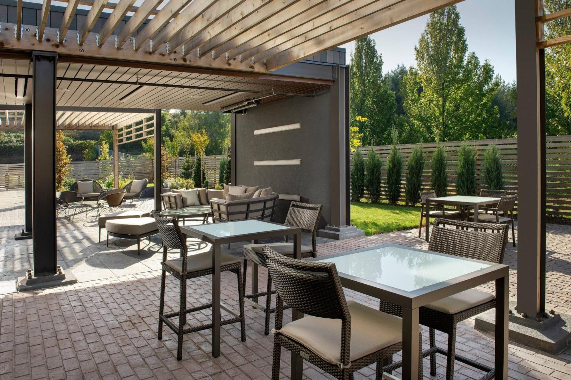Hotel Courtyard Portland East 3*
